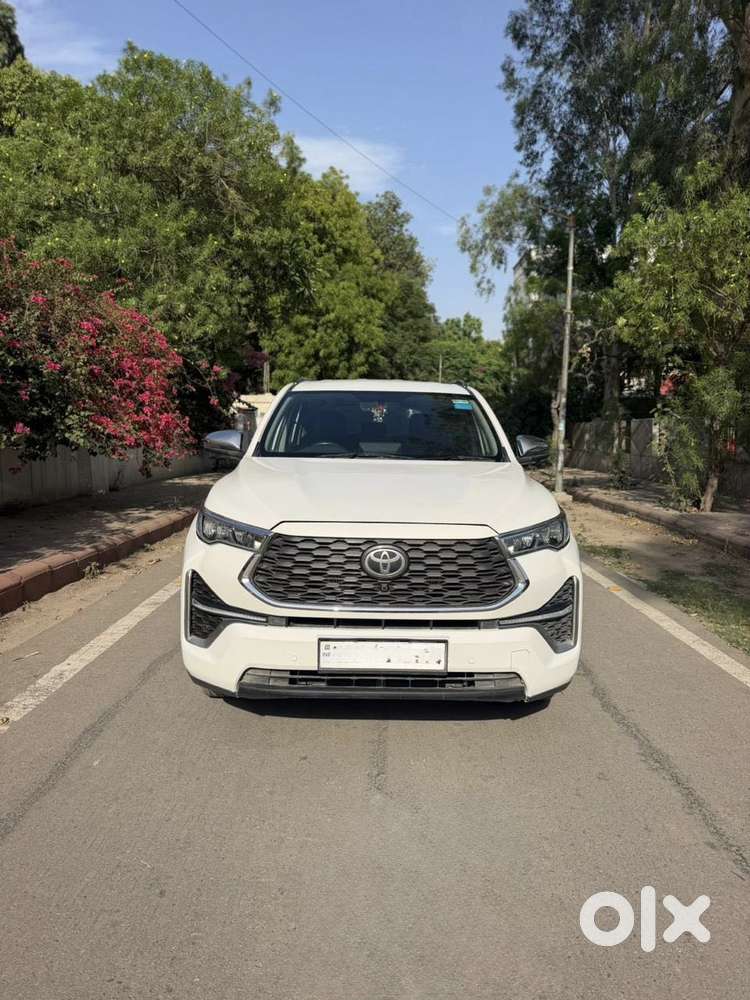 Toyota Innova Hycross 2.0 Vx Hybrid 8 Str, 2023, Petrol