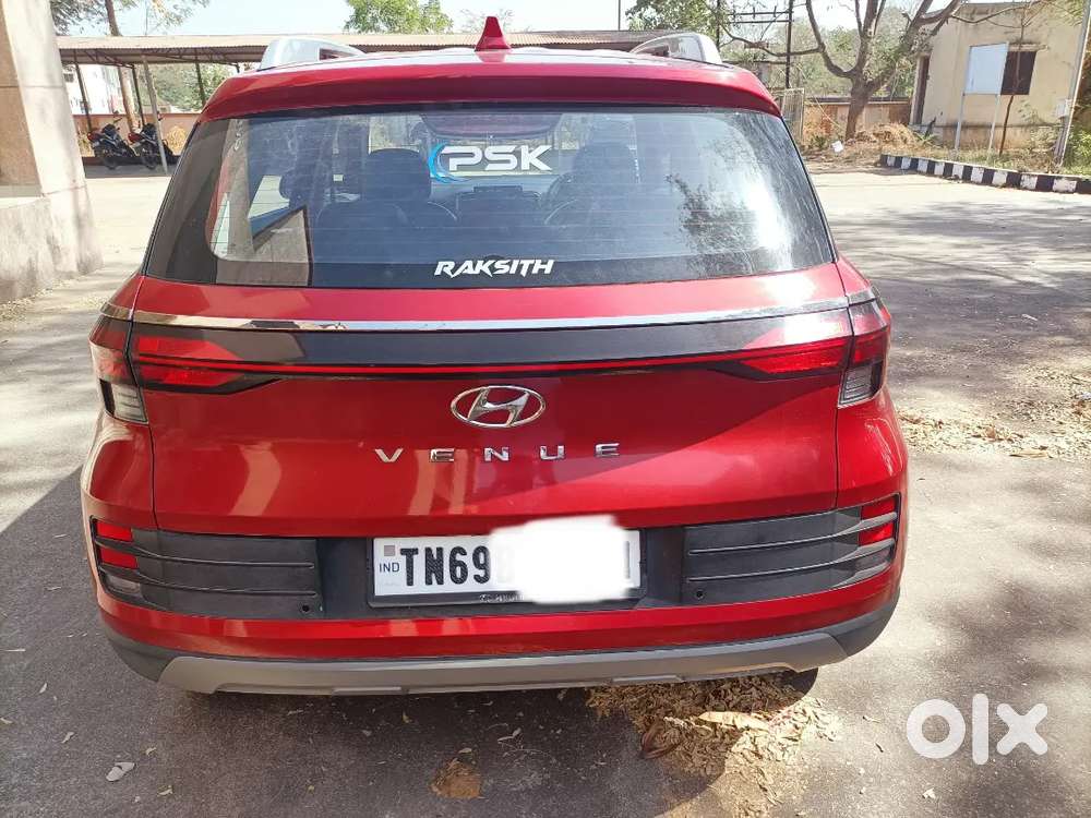 Hyundai Venue 2023 Petrol 5000 Km Driven