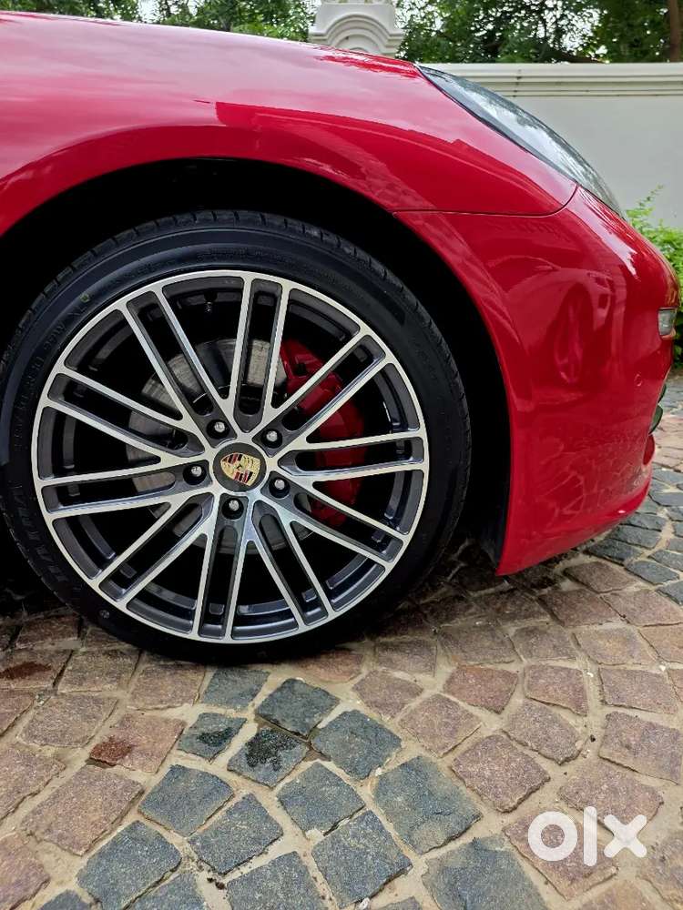 Porsche Panamera V6 Diesel In Carmine Red