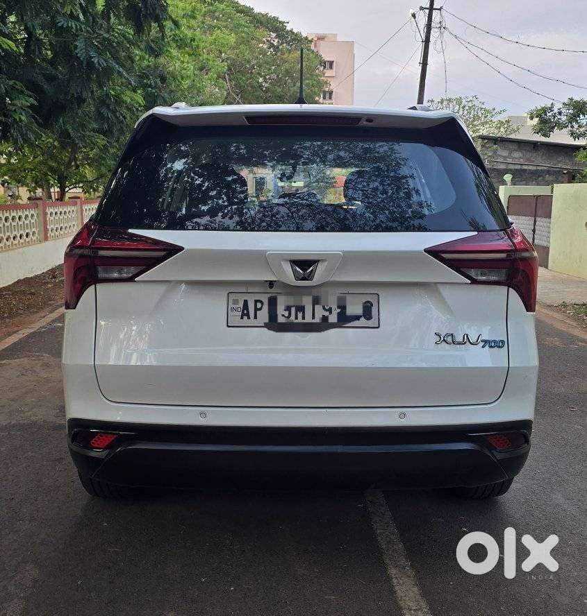Mahindra Xuv700 Mx Petrol Mt 5 Str (e), 2022, Petrol