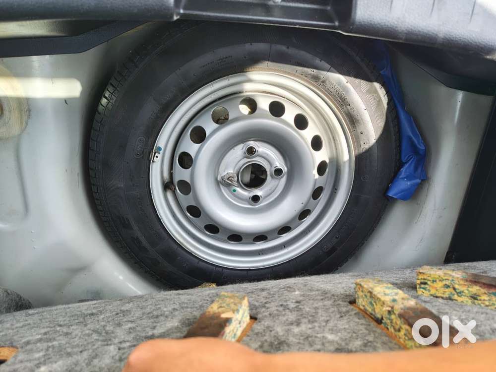 Maruti Suzuki Swift Lxi Option, 2015, Petrol