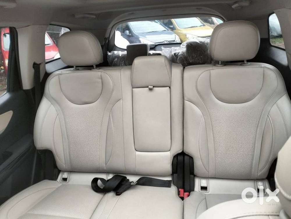 Mahindra Xuv700 2.2 Ax 7 Diesel Mt Luxury Pack Str, 2022, Diesel