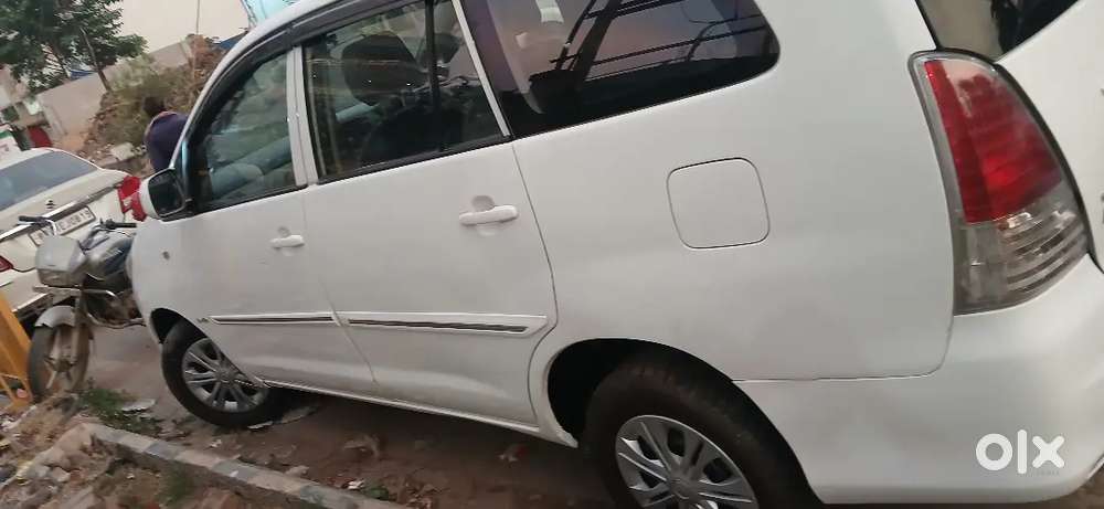 Toyota Innova 2012 Diesel 710000 Km Driven