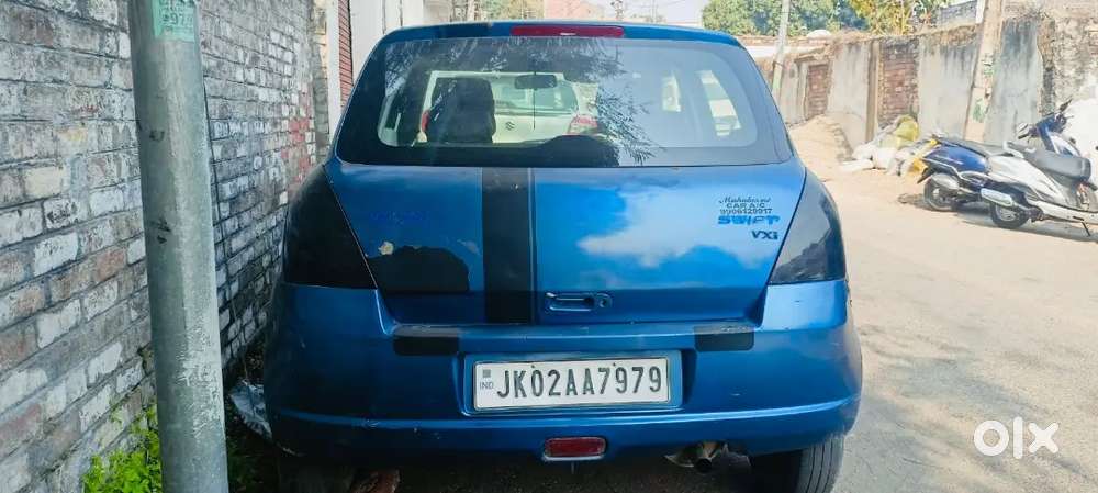 Swift Maruti Suzuki 2005 Petrol 85000 Km