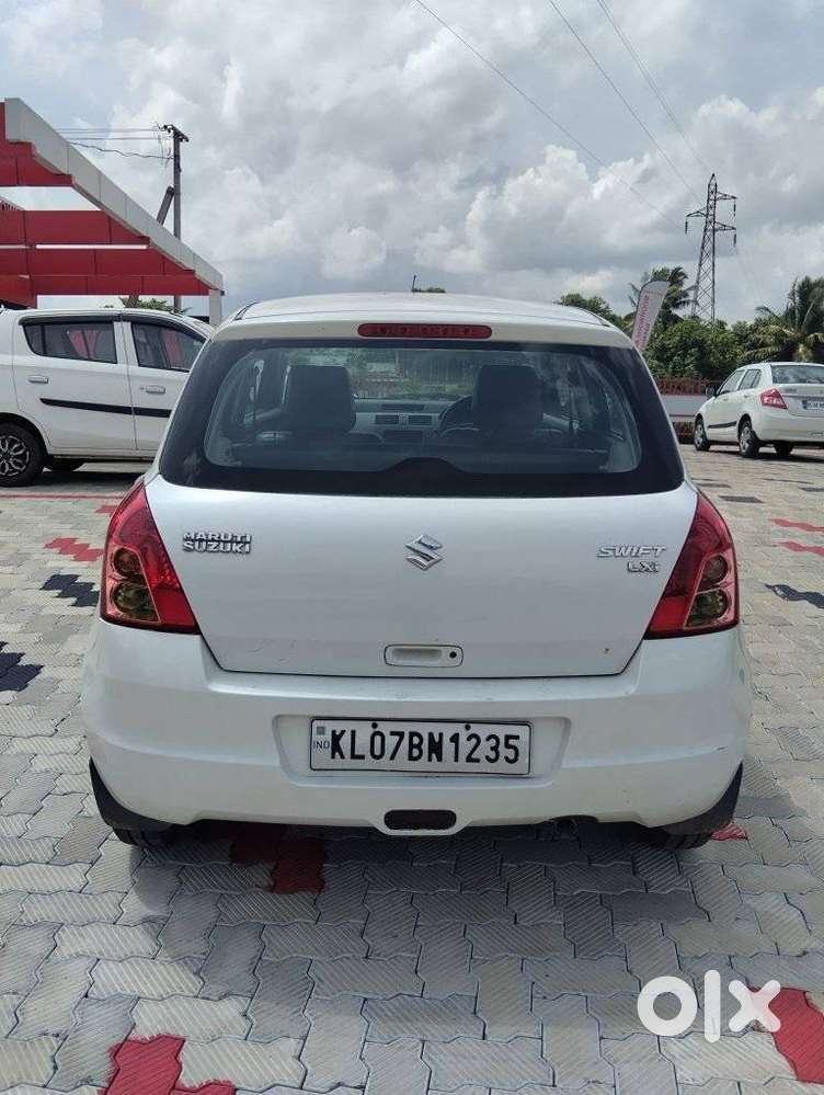 Maruti Suzuki Swift Lxi Option, 2010, Petrol