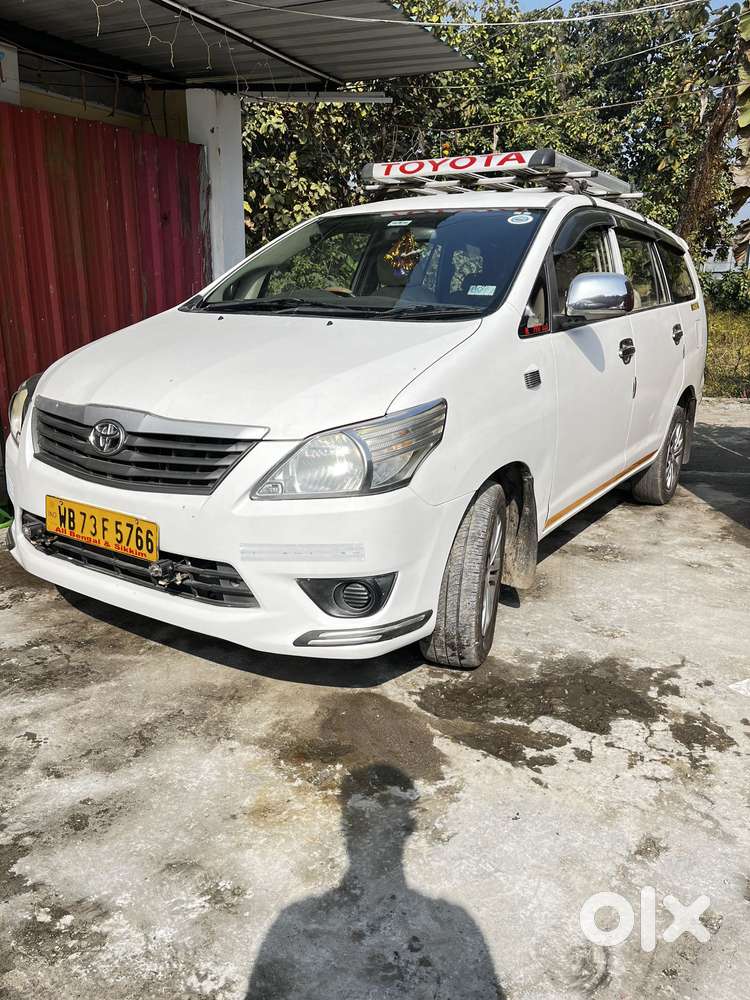 Toyota Innova 2.5 G (diesel) 8 Seater Bs Iv, 2015, Diesel