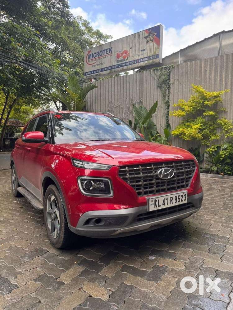 Hyundai Venue Petrol 2021
