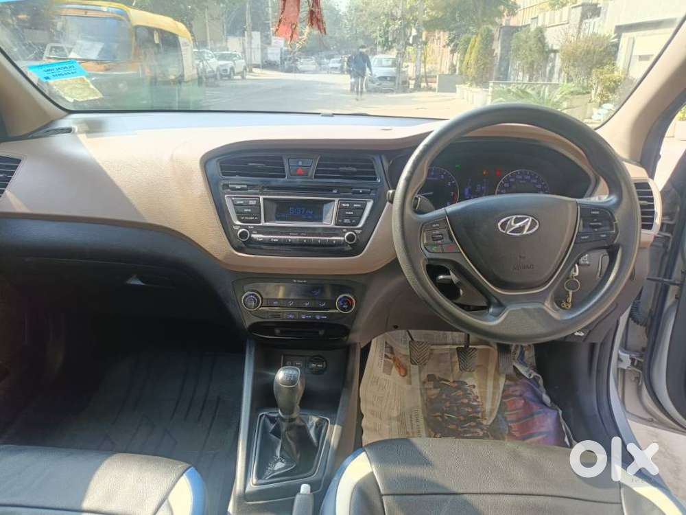 Hyundai I20 Sportz 1.2 Mt Dual Tone, 2015, Cng & Hybrids