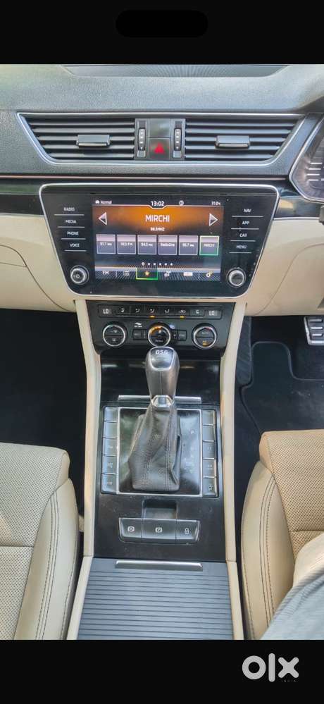 Skoda Superb 2.0 Tsi At L&k, 2022, Petrol