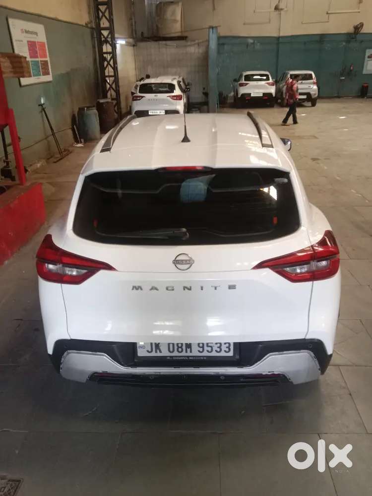 Nissan Magnite 1.0 2023 Xe Automatic Model
