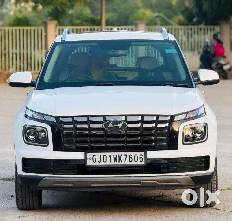 Hyundai Venue 1.0 Sx (o) Turbo Dct, 2023, Petrol