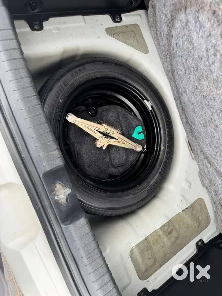 Anand Nagar B No 9 Gali Vich Khadi Ah Ik Sall Di Likh K Guarante Devag