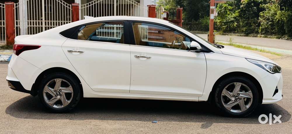 Hyundai Verna 1.5 Sx Petrol Mt, 2023, Petrol