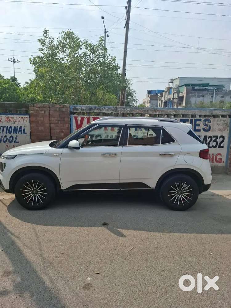 Hyundai Venue 2020 Petrol Manual
