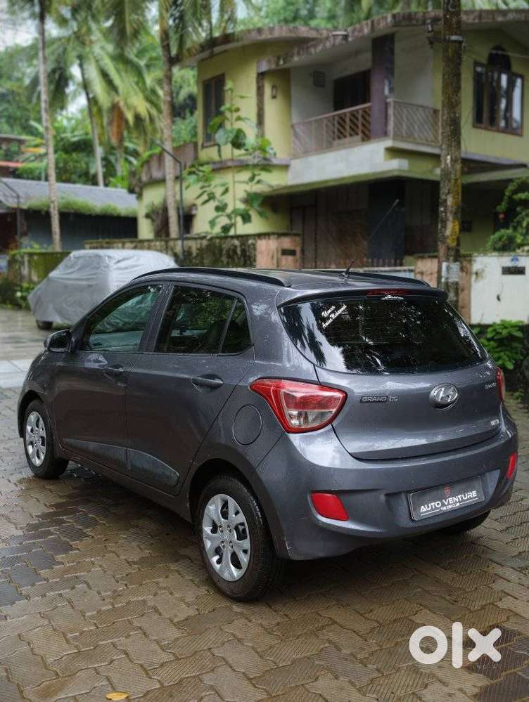Hyundai Grand I10 Sportz, 2016, Petrol