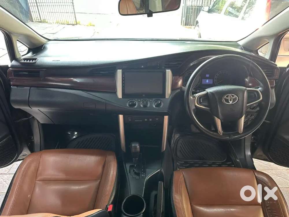 2017/ 2018 Registartion Innova Crysta Showroom History Available