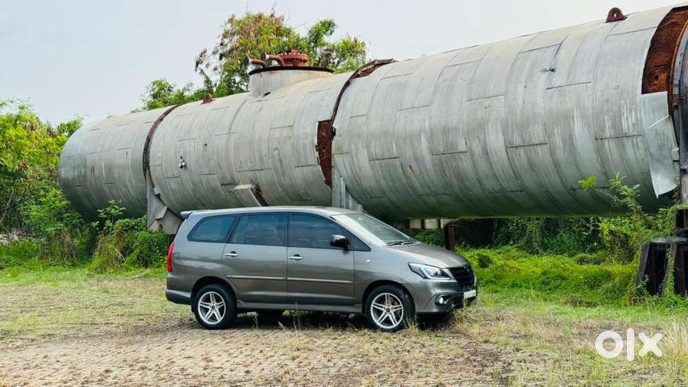 Orginal Kerala Toyota Innova 2012 Diesel Well Maintained