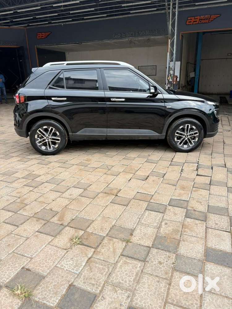 Hyundai Venue 2022 Petrol Well Maintained