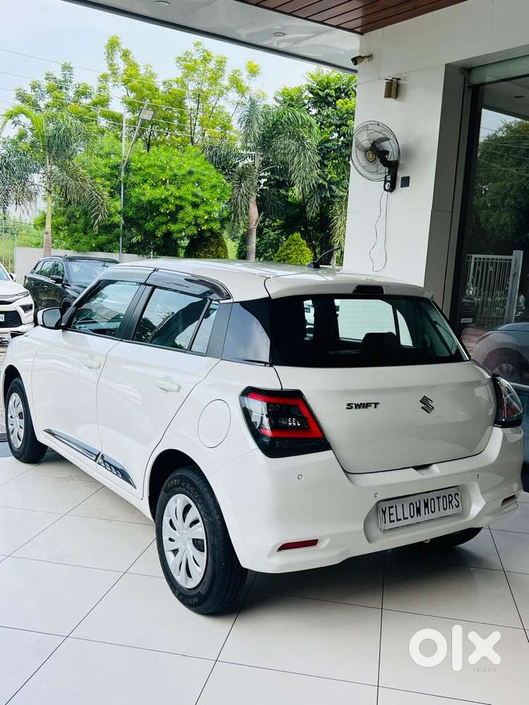 Maruti Suzuki New-gen Swift Vxi, 2025, Petrol