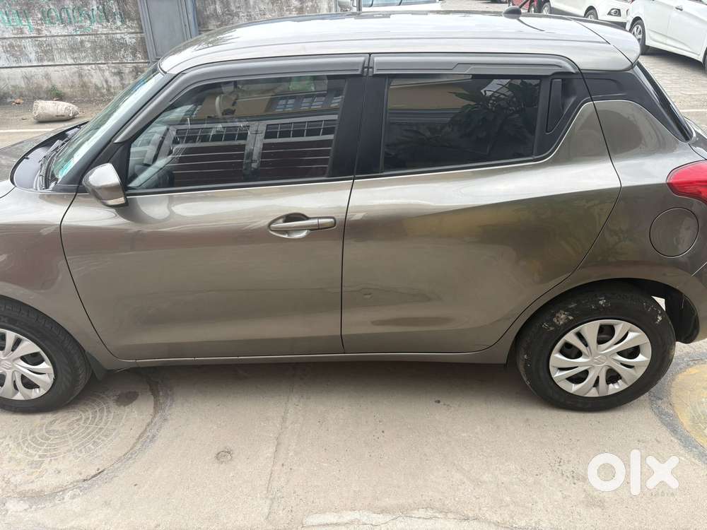 Maruti Suzuki Swift Vxi + Manual, 2022, Petrol