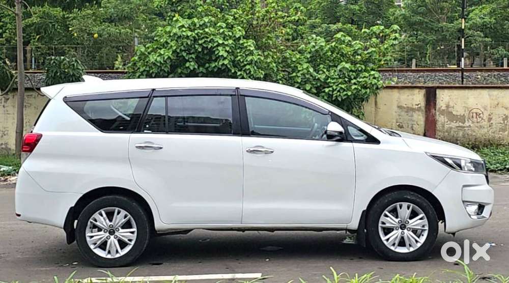 Toyota Innova Crysta [2020-ongoing] 2.4 Gx 8 Str, 2023, Diesel