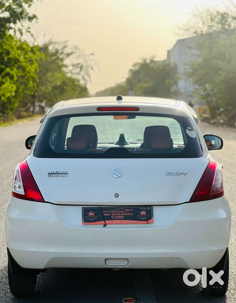 Maruti Suzuki Swift Lxi Optional-o, 2017, Petrol