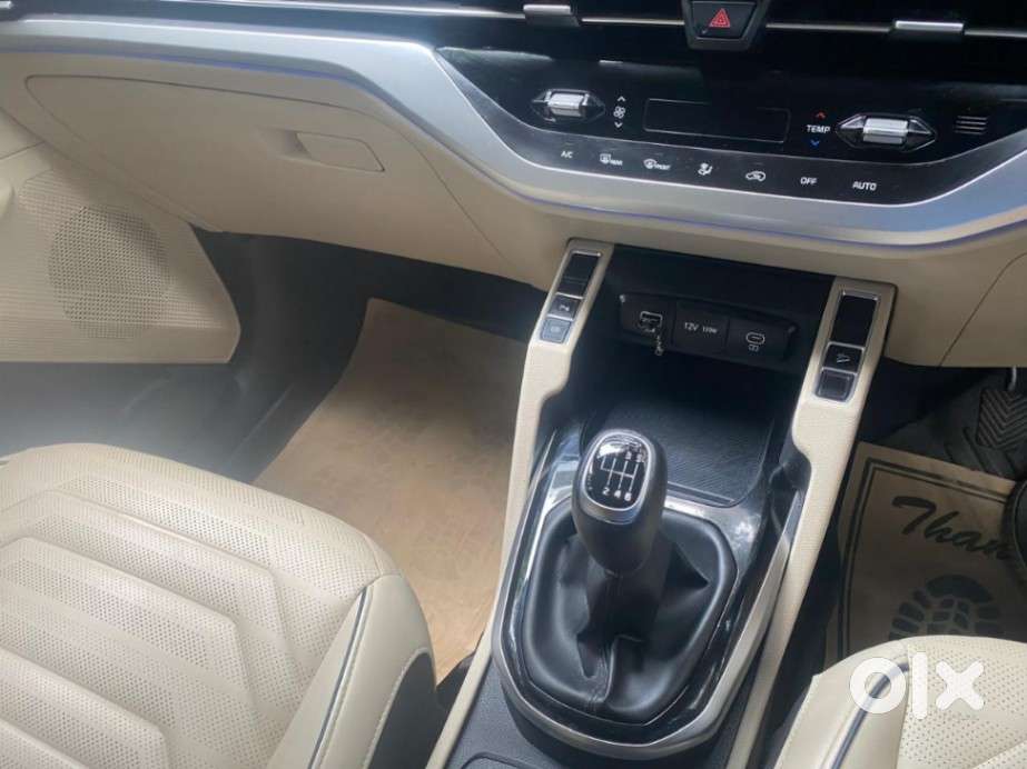 Kia Carens 1.4 Luxury 7 Str, 2022, Petrol