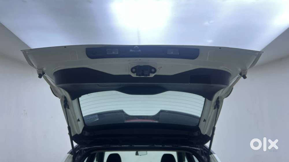Nissan Magnite Xv Turbo, 2022, Petrol
