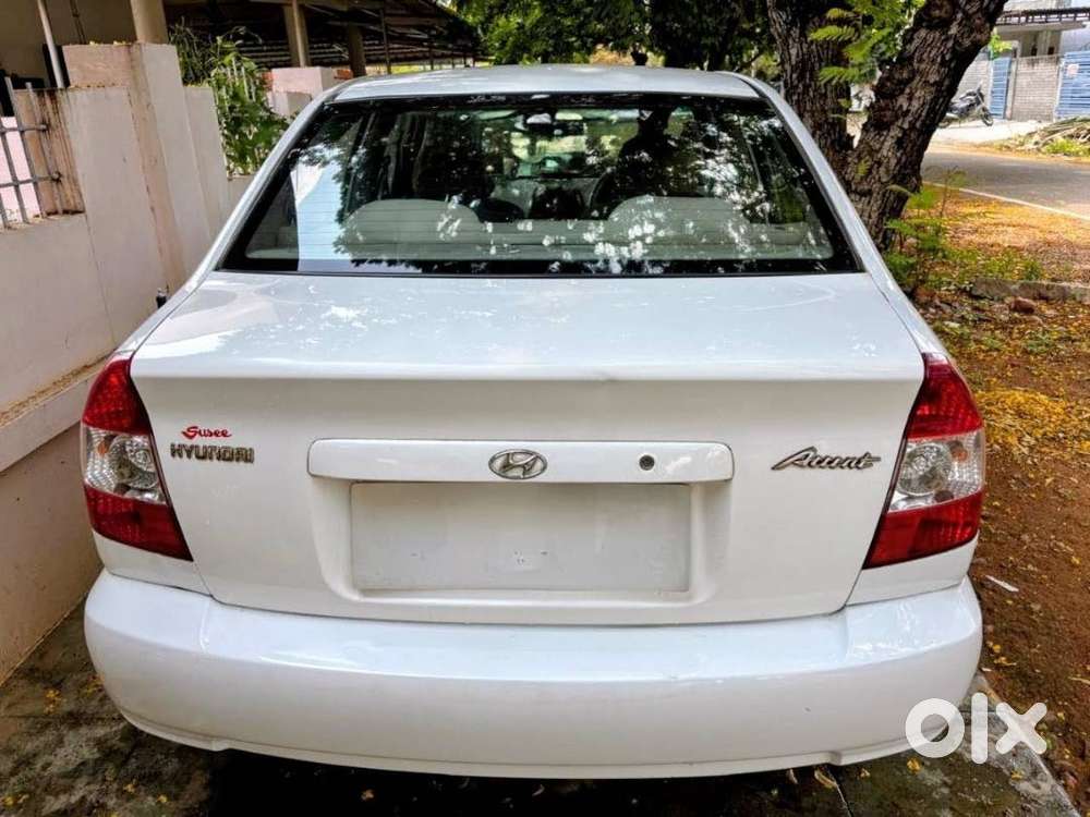 Hyundai Accent White - Perfect Condition -