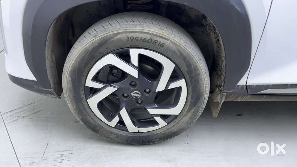 Nissan Magnite 1.0 Xv Premium Turbo Cvt (o), 2022, Petrol