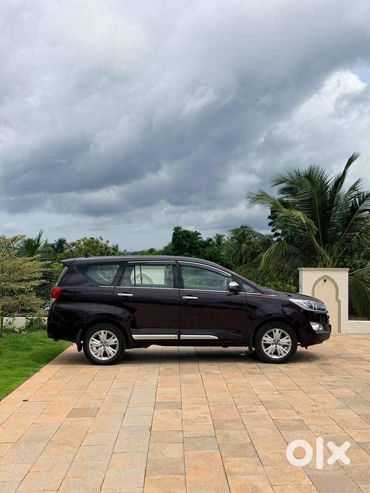 Toyota Innova Crysta 2.8 Z 2017