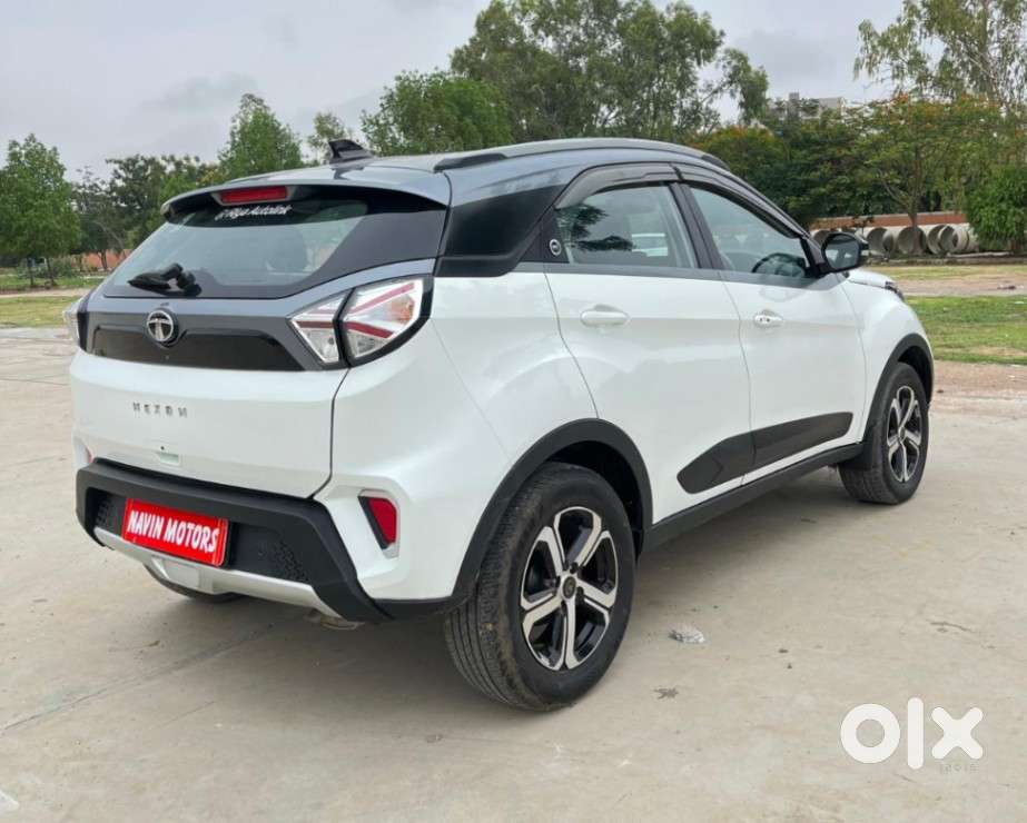 Tata Nexon 1.5 Revotorq Xza Plus S Amt, 2023, Petrol