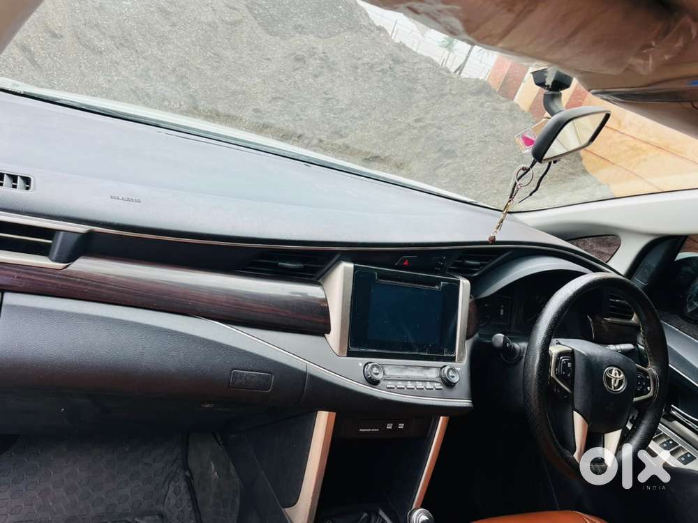 Toyota Innova Crysta 2017