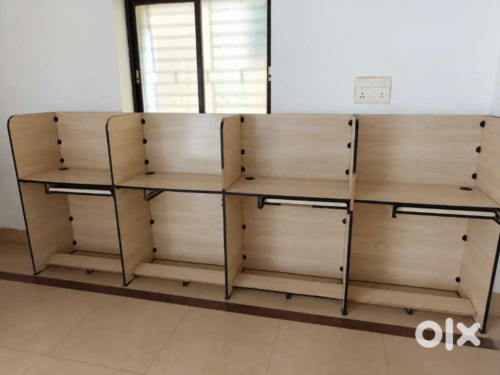 Office Workstation Furniture- 4 Seater