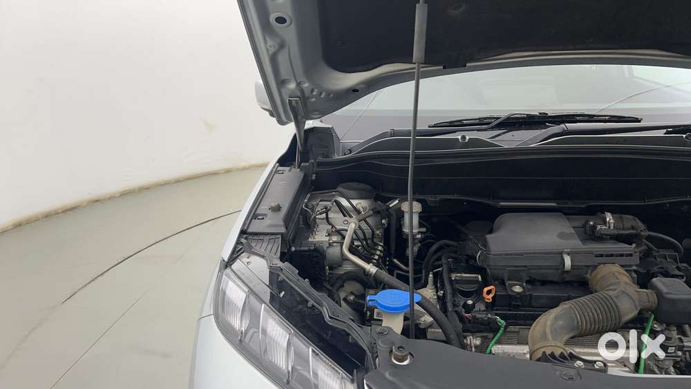 Maruti Suzuki Grand Vitara 1.5 Alpha Smart Hybrid At, 2022, Petrol