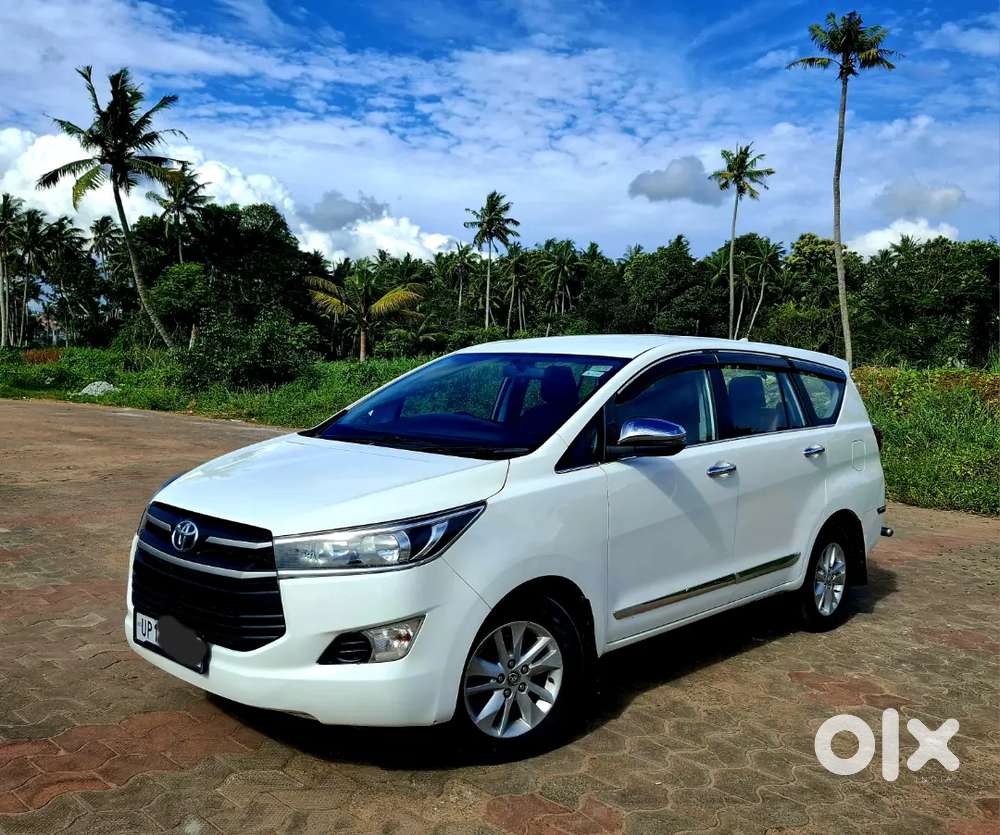 Toyota Innova Crysta Gx 2.4 Mt 8-seater /immacul