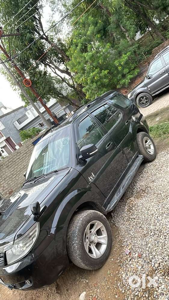 Tata Safari Storme 2013 Diesel Manual Year