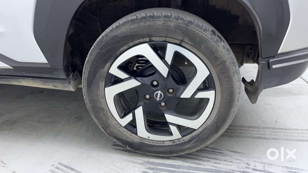 Nissan Magnite 1.0 Xv Premium Turbo Cvt, 2022, Petrol