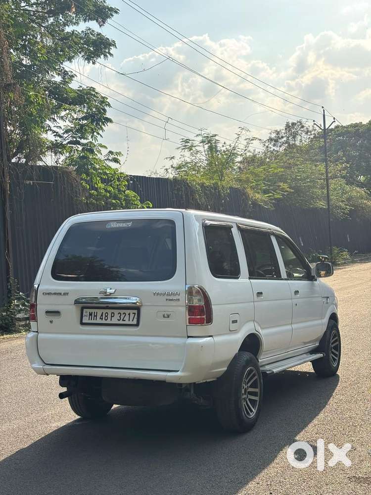 Chevrolet Tavera Lt 10 Seater Bsiii, 2013, Diesel