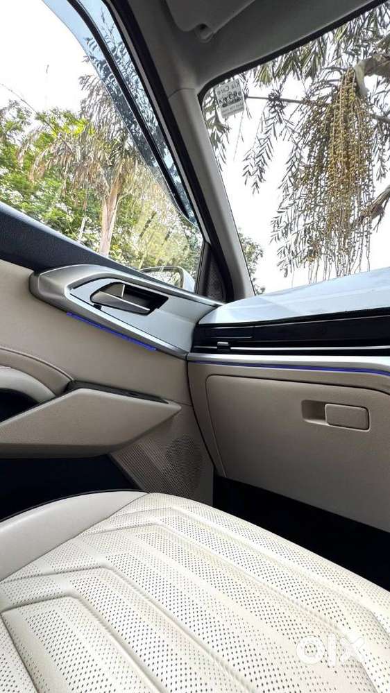 Kia Carens Luxury (o)1.5 Diesel At 7 Str, 2023, Diesel