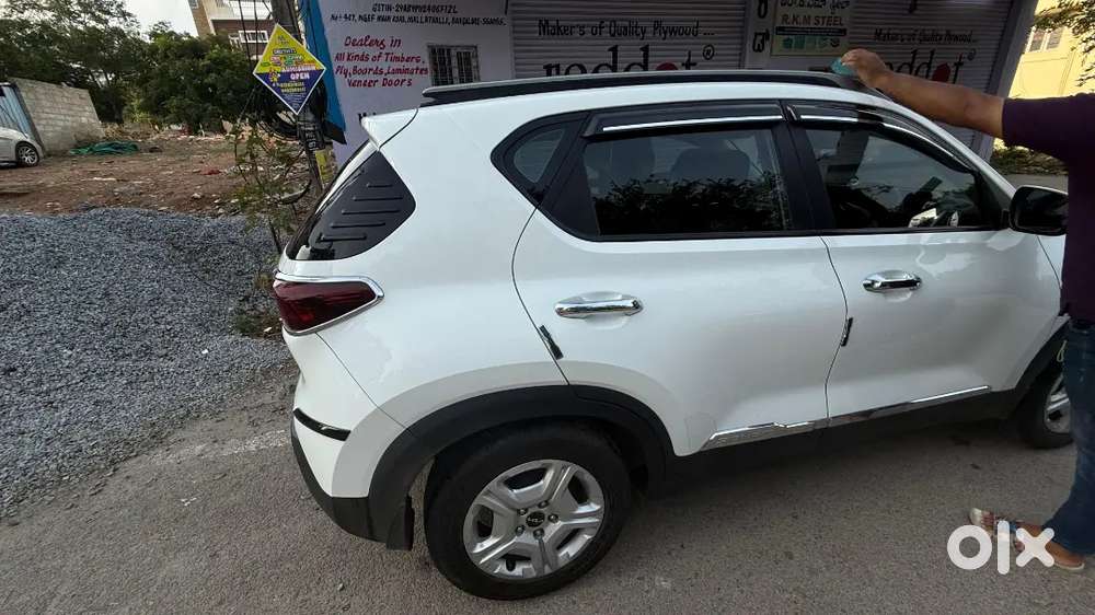 Kia Sonet 2023 Petrol Well Maintained