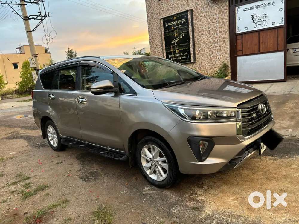 Toyota Innova Crysta 2017 Variant