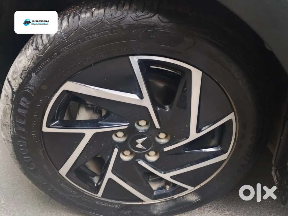 Mahindra Xuv 3xo Ax7l 1.2 Petrol At (pg), 2024, Petrol