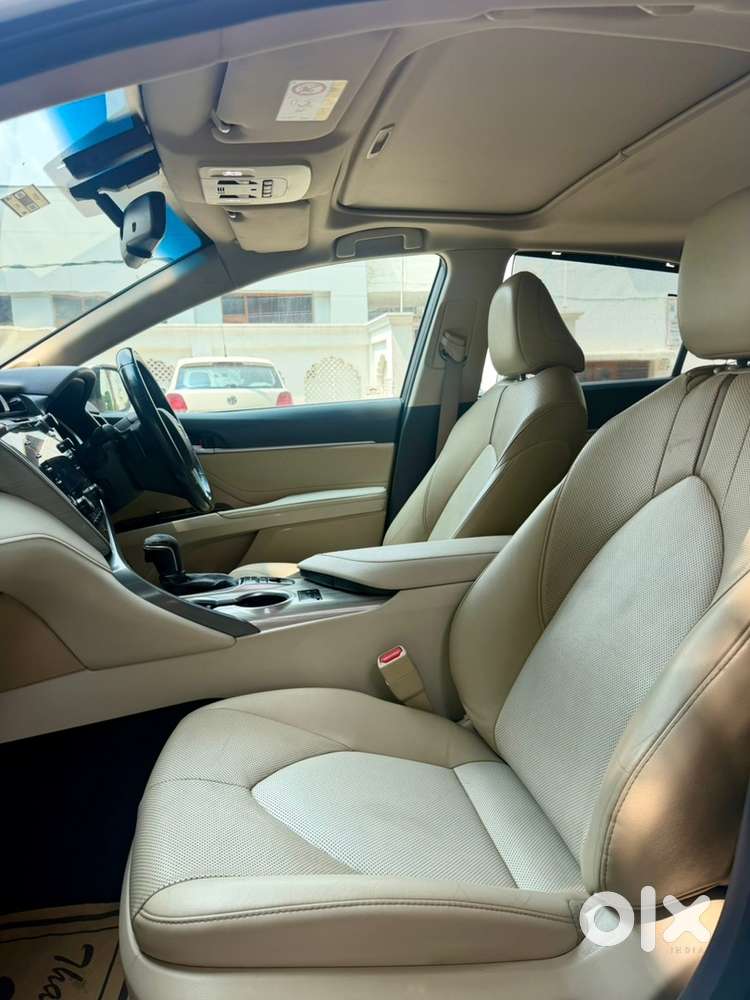 Toyota Camry Hybrid 2020