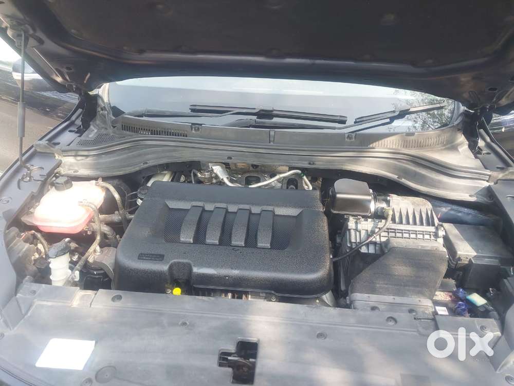 Mahindra Xuv700 2.2 Ax 7 Diesel Mt Luxury Pack Str, 2022, Diesel