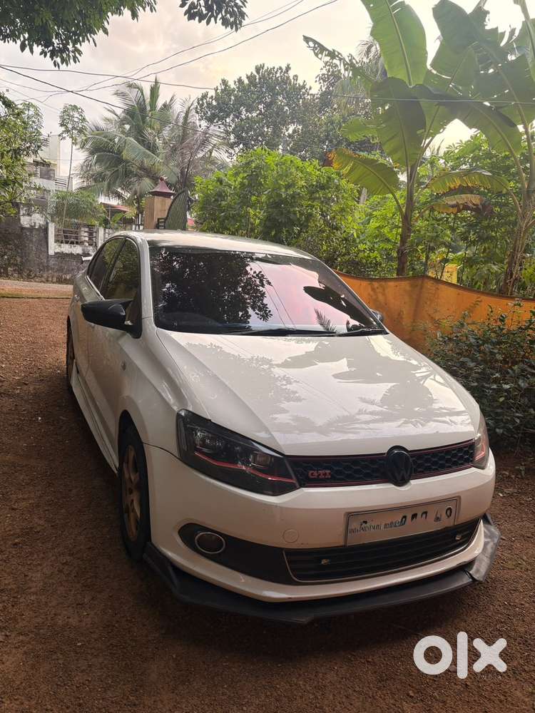 Volkswagen Vento 1.6 Highline At Petrol