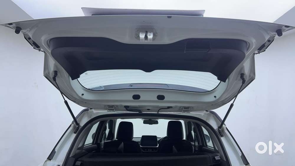 Maruti Suzuki Vitara Brezza 1.5 Zxi, 2023, Petrol
