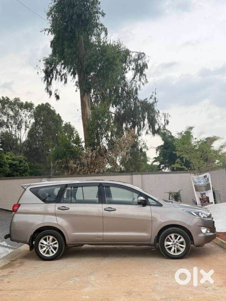 Toyota Innova Crysta 2.4 G Mt 7 Str, 2017, Diesel