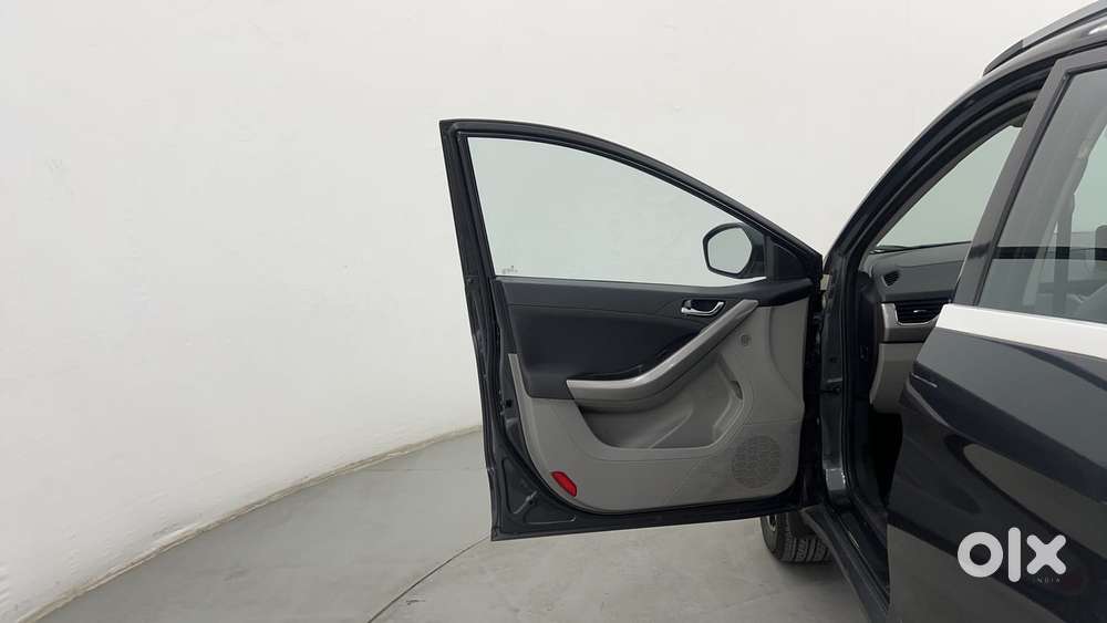 Tata Nexon 1.2 Revotron Xza Plus (l), 2019, Petrol
