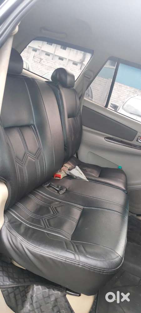 Toyota Innova 2.5 Vx 8 Seater Bs Iv, 2012, Diesel